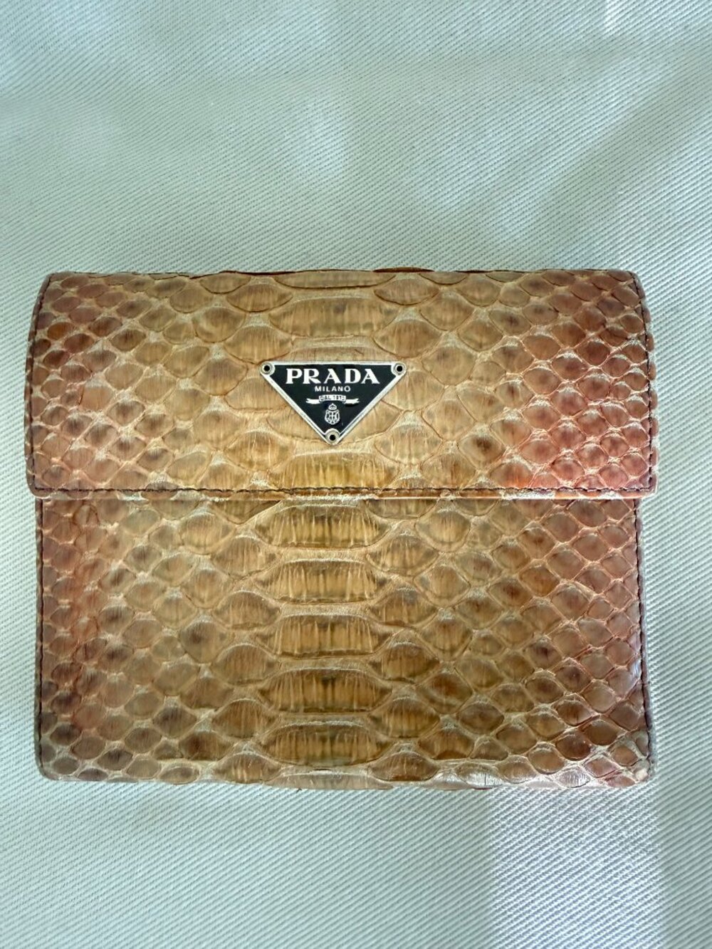 🤎 Vintage Prada Reptile-Texture Wallet — LegitGrails Authenticated